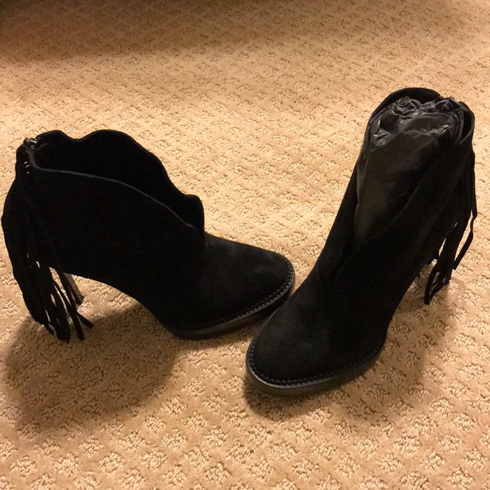 Burberry V-cut Ankle Bootie
